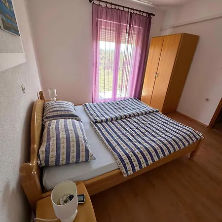 Lopar, Primorje-gorski Kotar 4 *